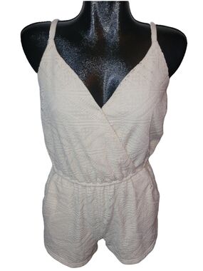 Forever 21 Textured Cream Eyelet Short Romper with Spaghetti Straps Size M